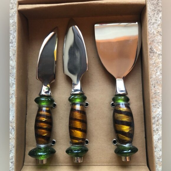 Pier 1 Cheese Knife Set 3 pc in Amber Green Blown Glass In Original Box - Picture 2 of 5